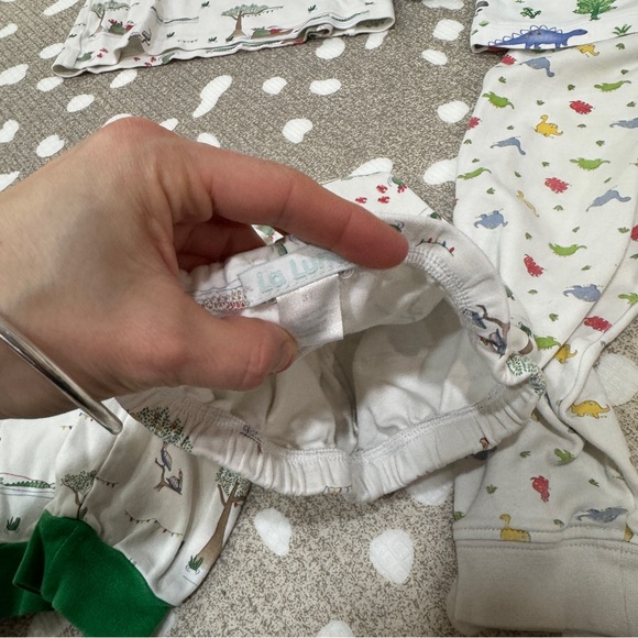 Lot of 13 Pima pajamas set long sleeve tee pants TBBC Santa toddler magnolia boy - Picture 6 of 14